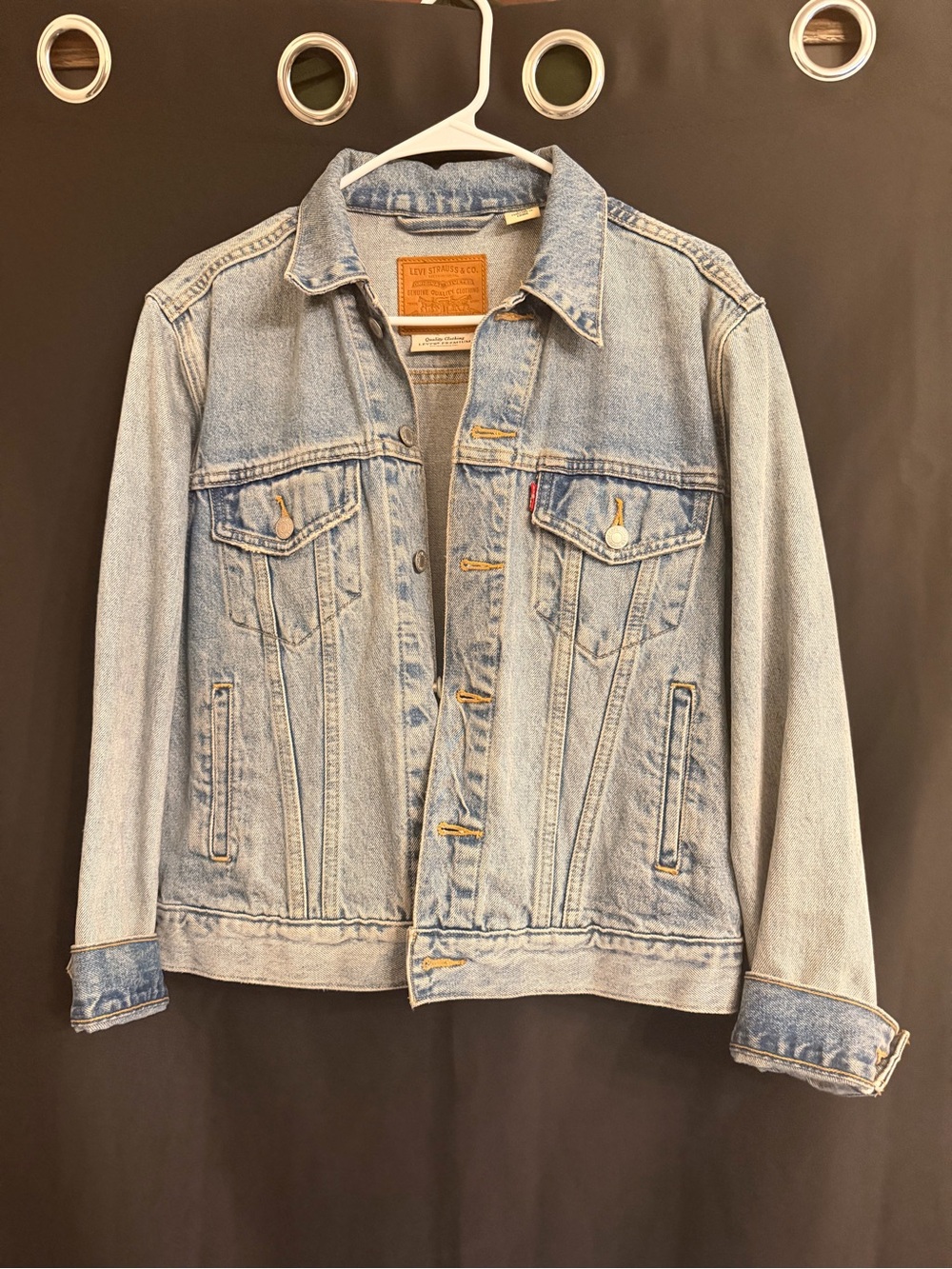 Levi’s Premium Light Wash Denim Trucker Jacket Size S